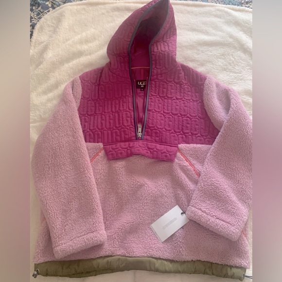 Ugg Hoodie Sweater - Picture 1 of 4